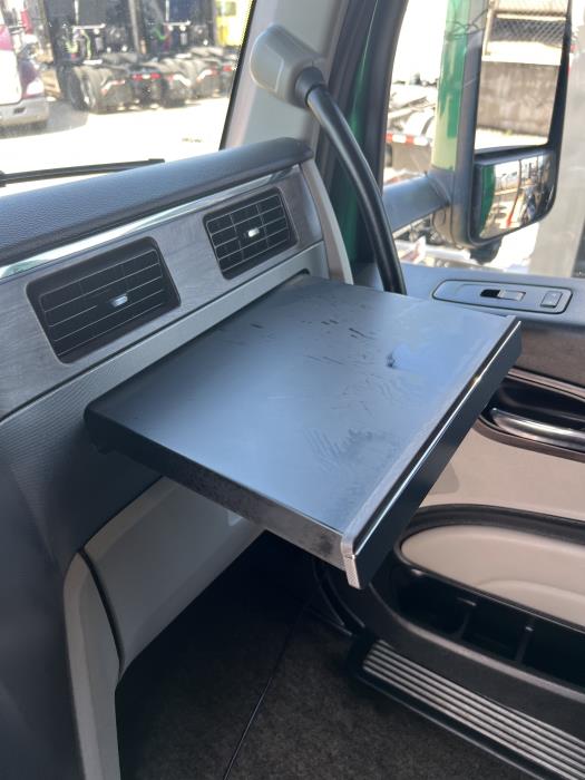 2023 Peterbilt 579-60