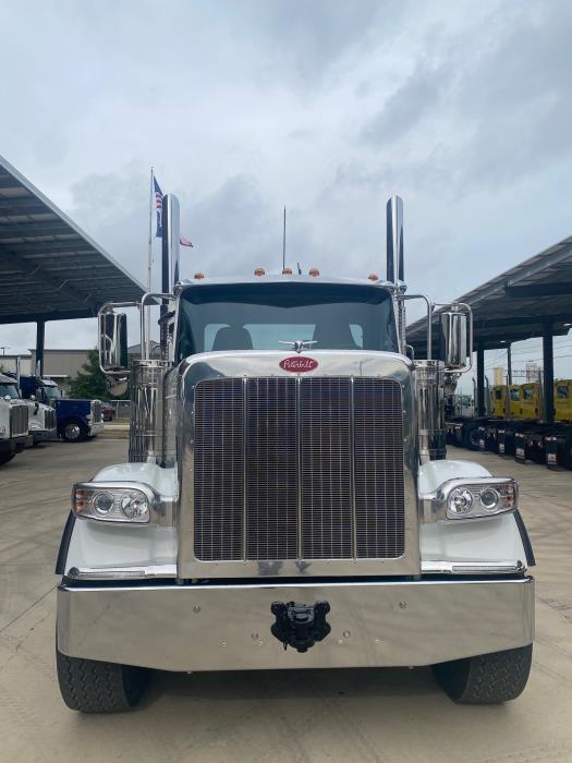 2026 Peterbilt 589-2