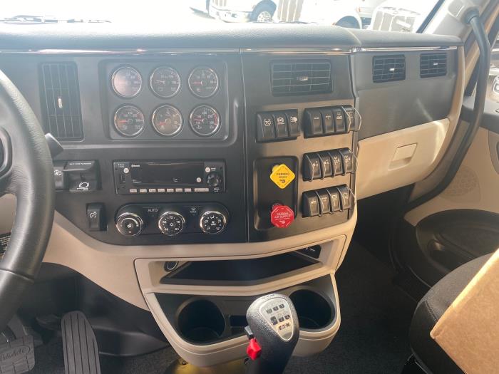 2026 Peterbilt 589-12