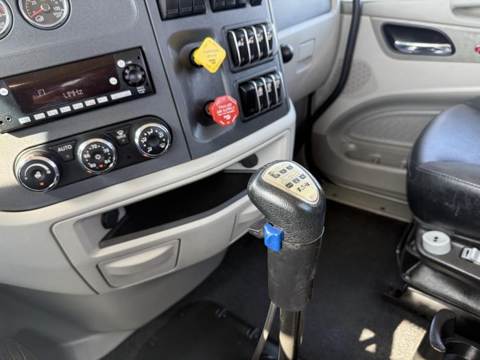 2020 Peterbilt 567-30