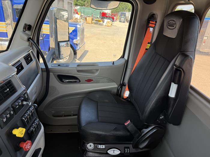 2020 Peterbilt 567-31