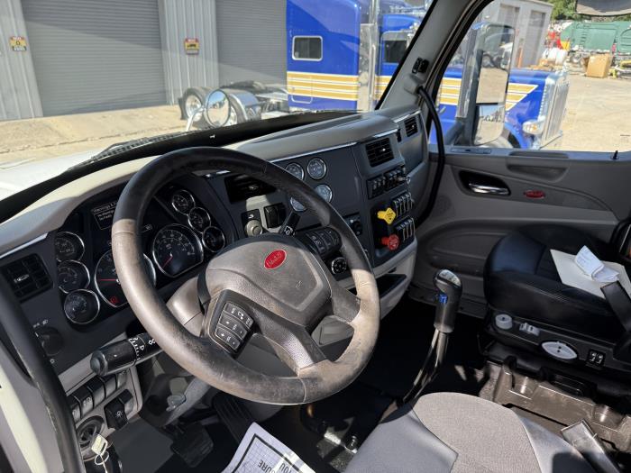 2020 Peterbilt 567-35