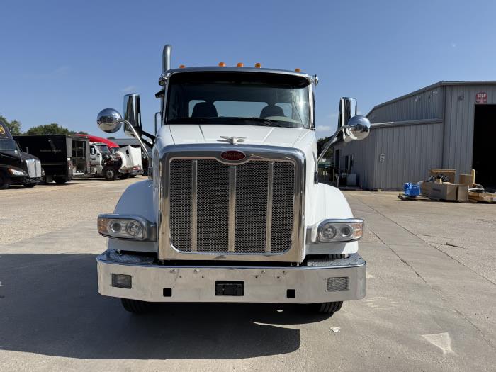 2020 Peterbilt 567-7