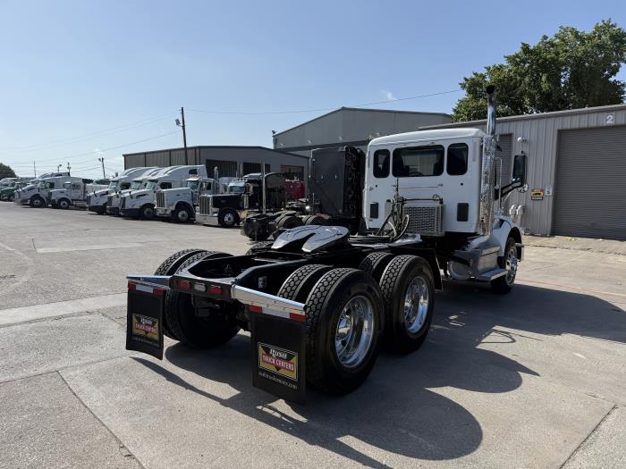 2020 Peterbilt 567-17