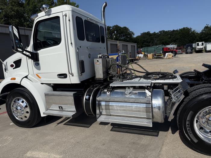 2020 Peterbilt 567-26