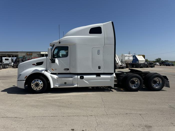 2022 Peterbilt 579-2