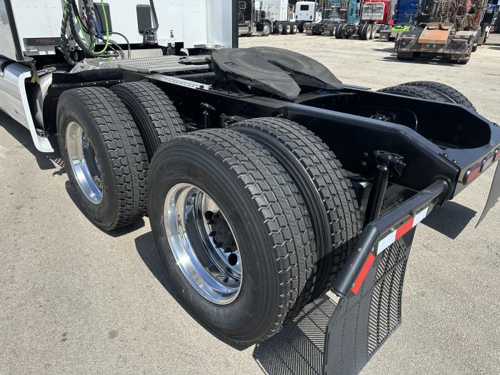 2022 Peterbilt 579-8