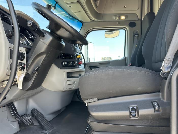 2022 Peterbilt 579-12