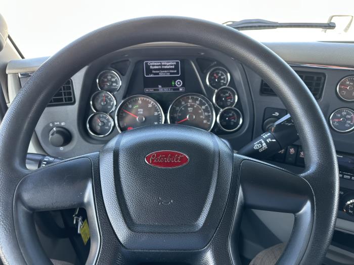 2022 Peterbilt 579-14