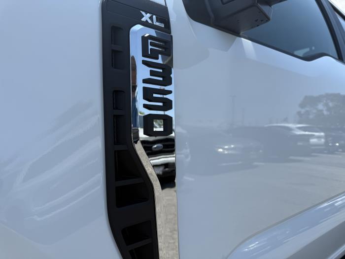 2025 Ford F-350-23