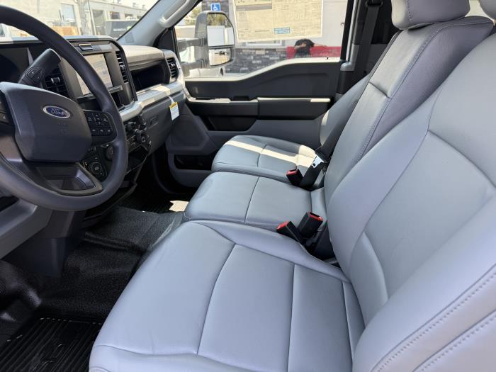 2025 Ford F-350-29