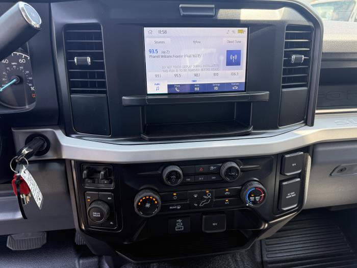 2025 Ford F-350-31