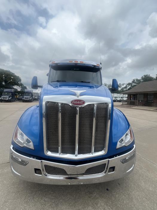 2023 Peterbilt 579-9