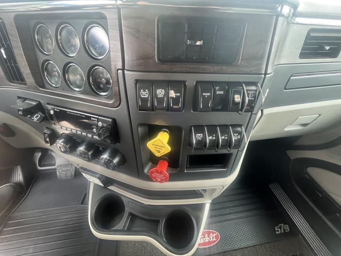 2023 Peterbilt 579-15