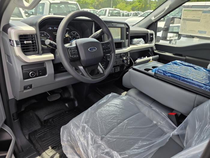 2025 Ford F-350-9