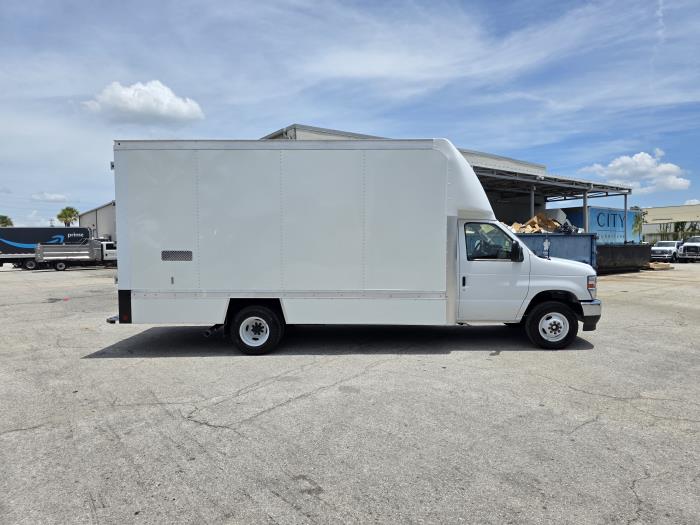 2026 Ford E-450-4