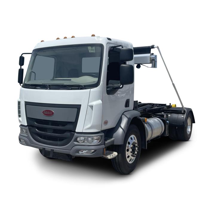 2025 Peterbilt 220-0