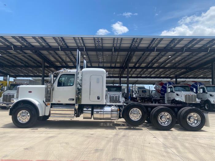 2026 Peterbilt 589-1