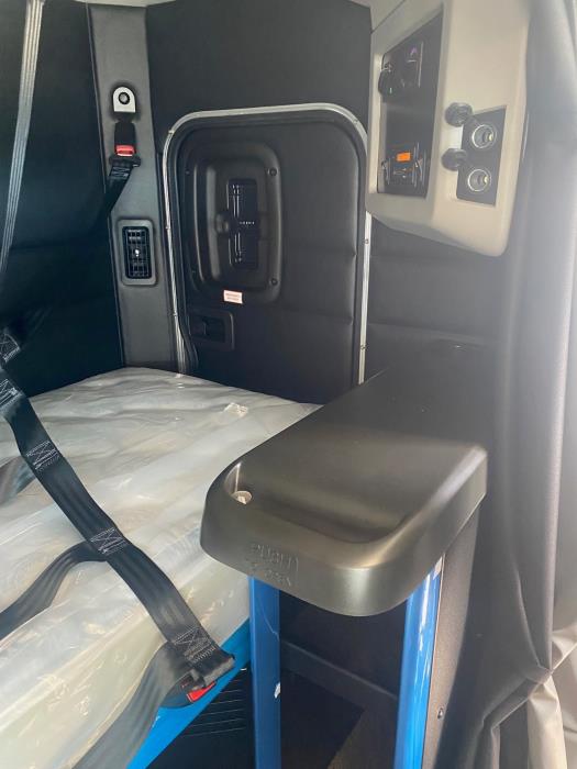 2026 Peterbilt 589-14