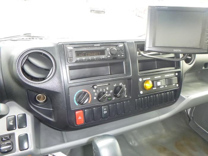 2018 Hino 195-17