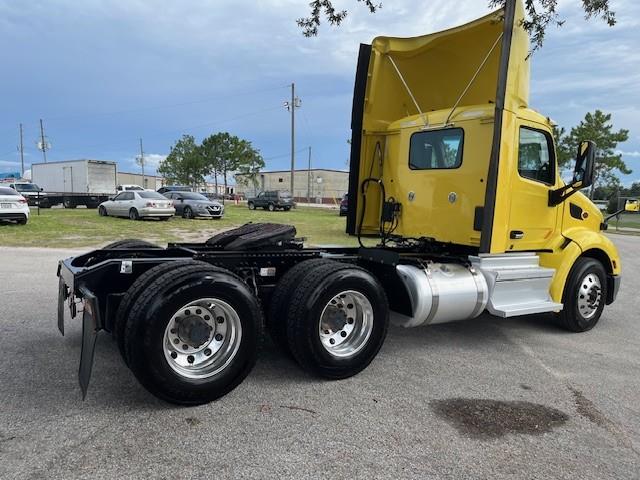 2021 Peterbilt 579-7