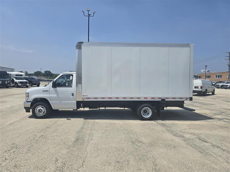 2026 Ford E-450 RWD Morgan Truck Body Box Van for sale #1884705 - photo 2