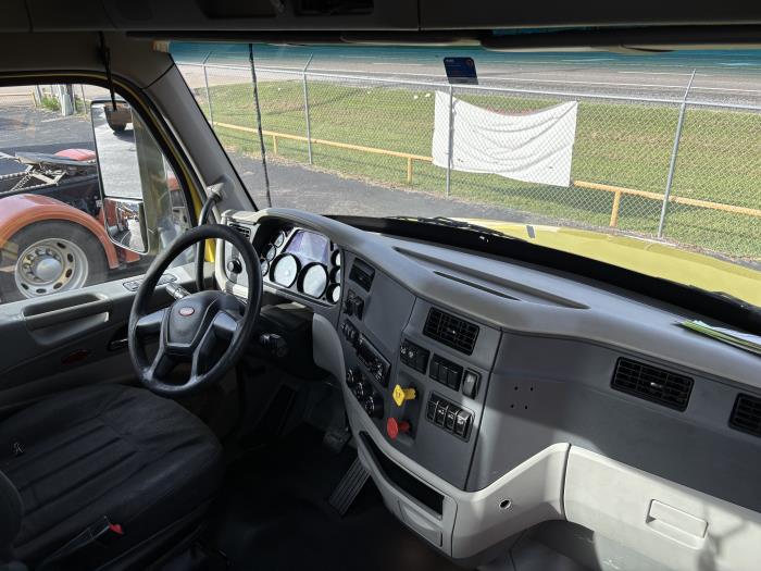 2020 Peterbilt 579-8