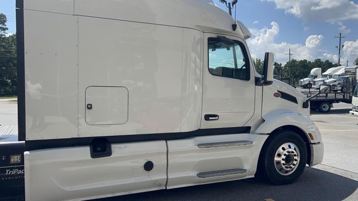 2022 Peterbilt 579-4