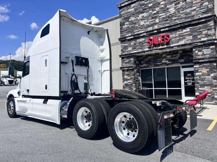 2022 Peterbilt 579-9