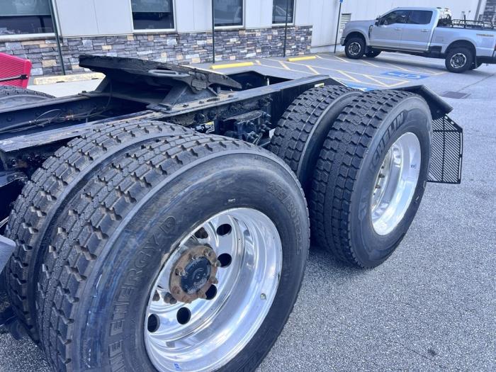 2022 Peterbilt 579-4