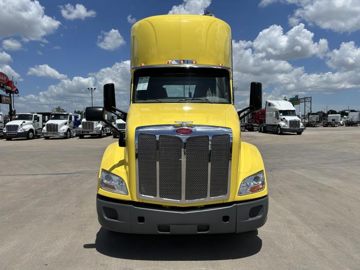 2021 Peterbilt 579-8