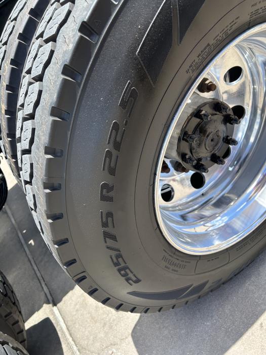 2021 Peterbilt 579-9