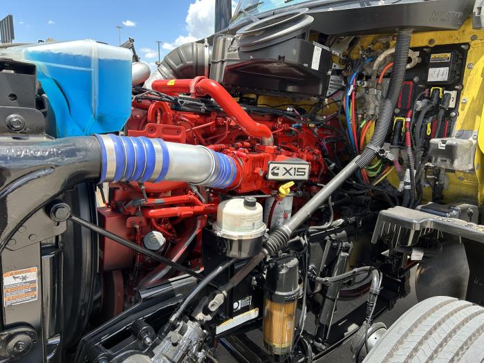 2021 Peterbilt 579-16