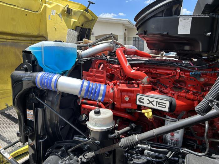 2021 Peterbilt 579-17