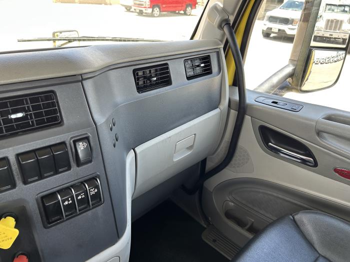 2021 Peterbilt 579-28