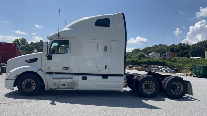 2022 Peterbilt 579-4
