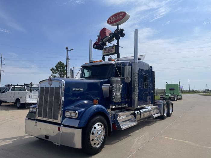 2020 Kenworth W900L-1