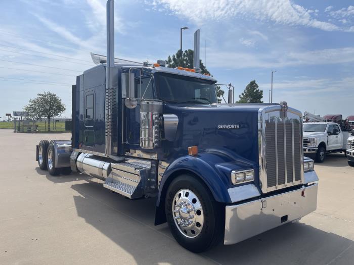 2020 Kenworth W900L-3