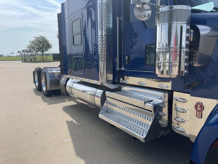 2020 Kenworth W900L-4