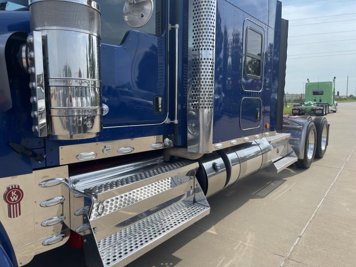 2020 Kenworth W900L-15