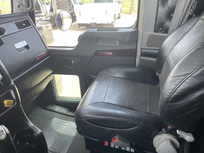 2020 Kenworth W900L-17