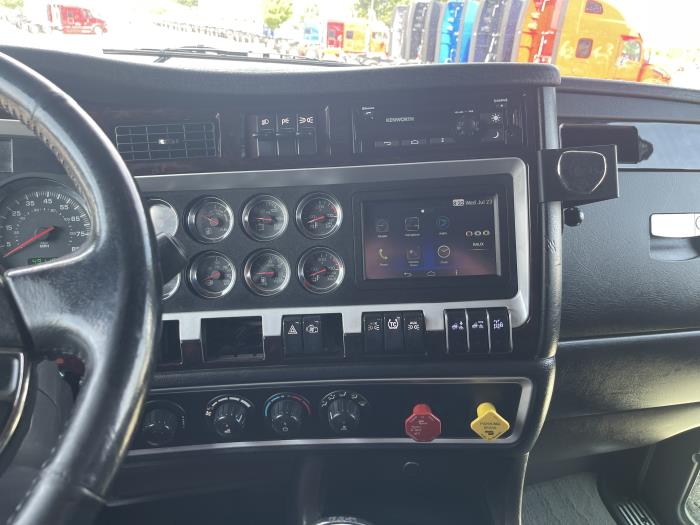 2020 Kenworth W900L-18