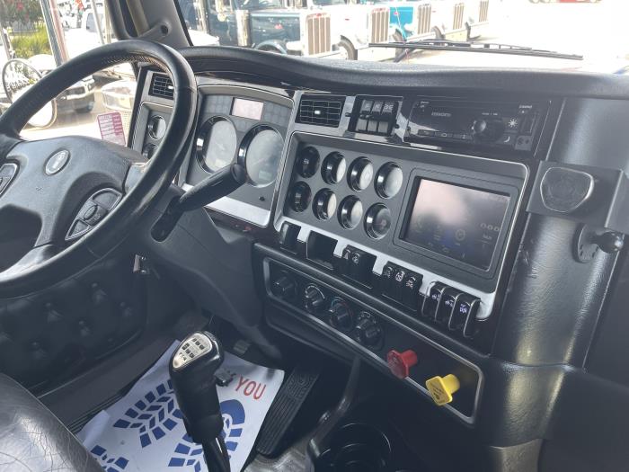 2020 Kenworth W900L-20