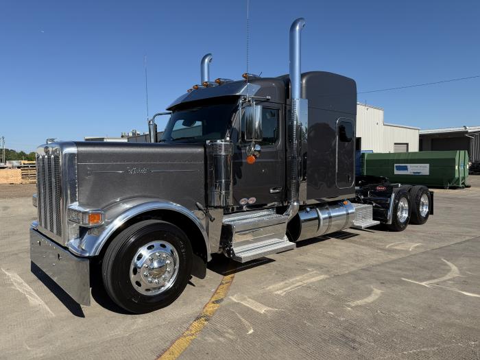 2026 Peterbilt 589-3