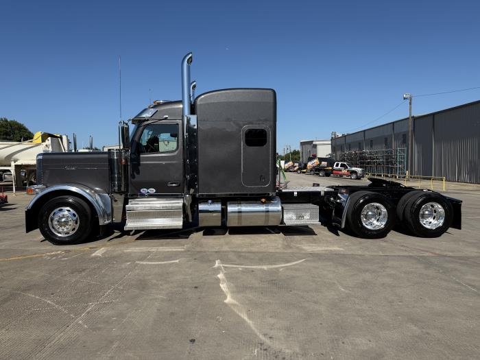 2026 Peterbilt 589-4