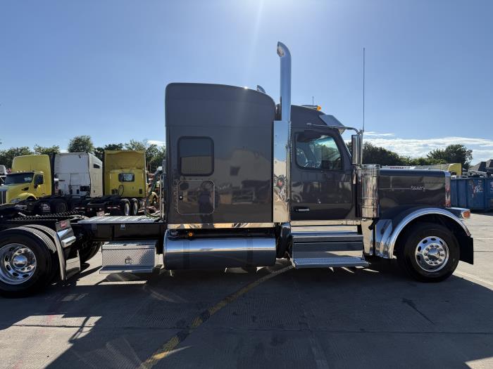 2026 Peterbilt 589-10