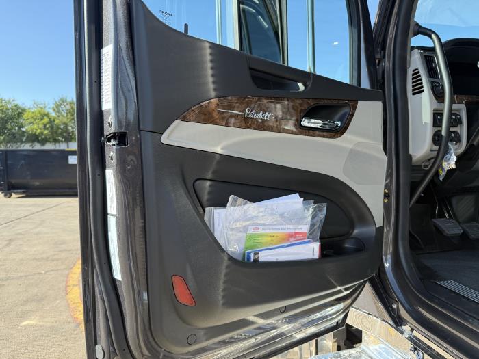 2026 Peterbilt 589-30