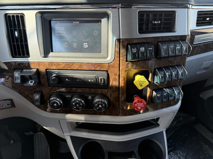 2026 Peterbilt 589-36