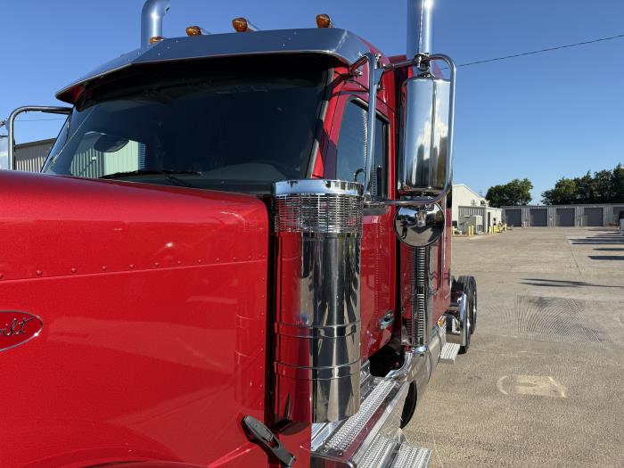 2026 Peterbilt 589-14