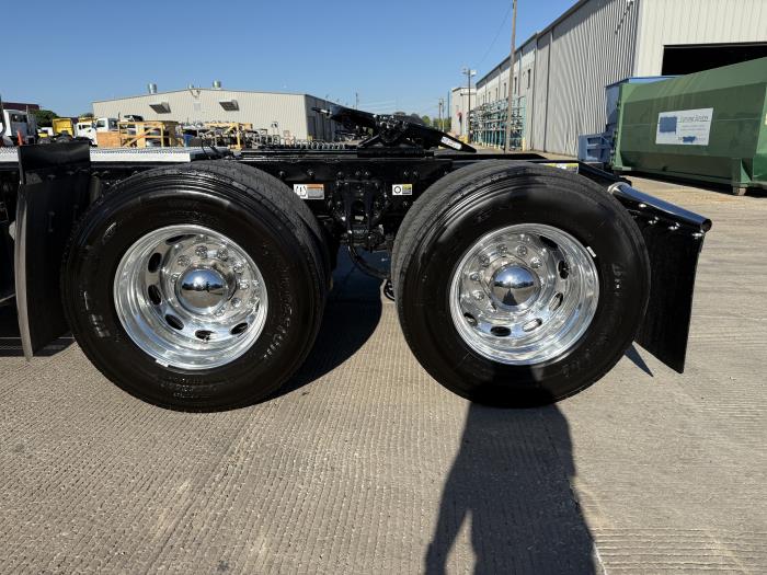2026 Peterbilt 589-18